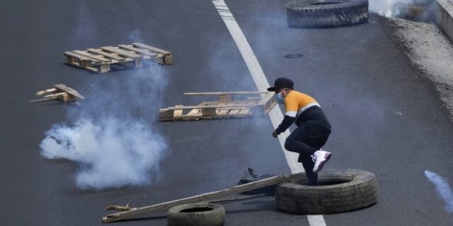 Ισημερινός: Τα χρειάστηκε ο Λάσο και ανακοίνωσε μικρές μειώσεις στη βενζίνη