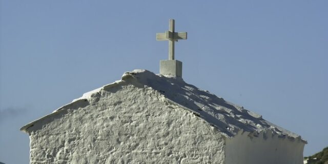 Εορτολόγιο: Μεγάλη Παρασκευή – Ποιοι γιορτάζουν στις 22 Απριλίου