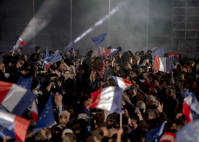 Γαλλικός Τύπος: Για τον Εμανουέλ Μακρόν τα δύσκολα μόλις αρχίζουν