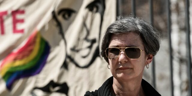 Μητέρα Ζακ για αποφυλάκιση μεσίτη: “Απόφαση ποτισμένη με αίμα, μας φτύνουν στο πρόσωπο”