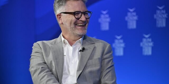 Οικονομικό Φόρουμ Δελφών: Ο Adam Tooze συζητά με τον Γαβριήλ Σακελλαρίδη – LIVE EIKONA