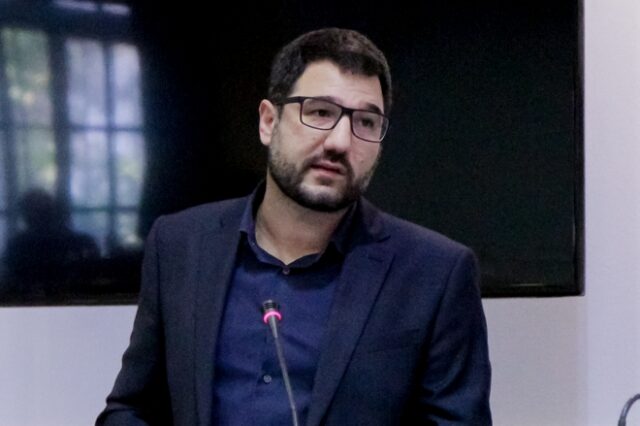 Ηλιόπουλος: Αποδεικνύεται ανιστόρητος και πανικόβλητος ο Μητσοτάκης
