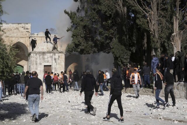 Ισραήλ: Συνεχίζονται οι συγκρούσεις Παλαιστινίων με την ισραηλινή αστυνομία στο τέμενος αλ-Άκσα-31 τραυματίες
