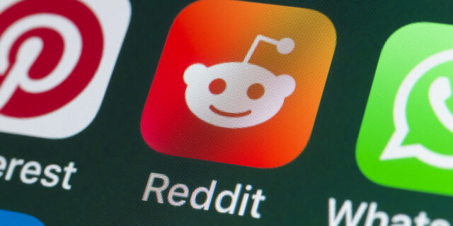 Reddit: Προβλήματα στον δημοφιλή ιστότοπο – Σε εξέλιξη το blackout σε χιλιάδες κοινότητες