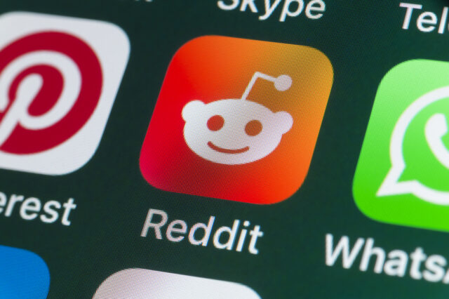 Reddit: Προβλήματα στον δημοφιλή ιστότοπο – Σε εξέλιξη το blackout σε χιλιάδες κοινότητες