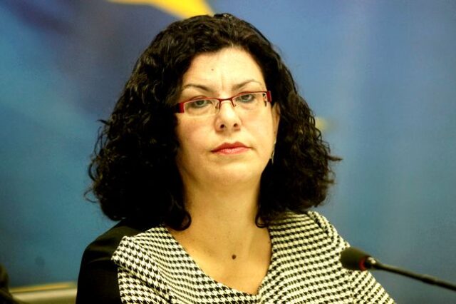 Μαρία Καραμεσίνη: Οι άνεργοι δεν είναι επιτήδειοι τεμπέληδες, κ. Χατζηδάκη