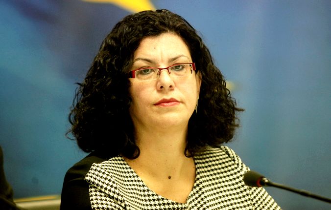 Μαρία Καραμεσίνη: Οι άνεργοι δεν είναι επιτήδειοι τεμπέληδες, κ. Χατζηδάκη