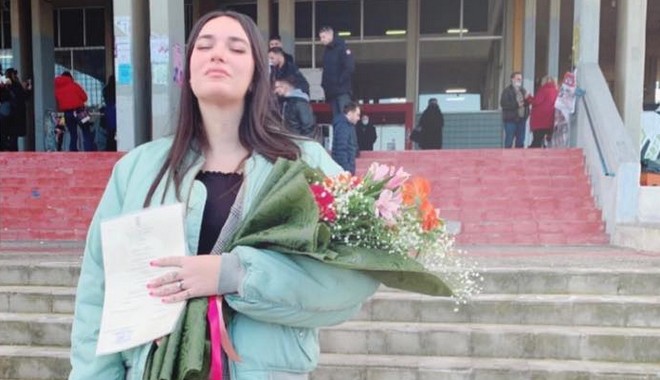 Αιγάλεω: Μυστήριο με την πτώση της τρανς ακτιβίστριας Κασσιόπης από τον 3ο όροφο εμπορικού κέντρου