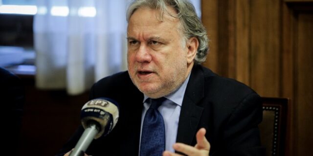 Κατρούγκαλος: “Προσπάθεια ξεπλύματος Μητσοτάκη στην Επιτροπή Θεσμών”