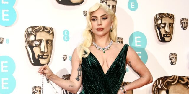 Η Lady Gaga τραγουδάει “Hold my hand” για το νέο Top Gun