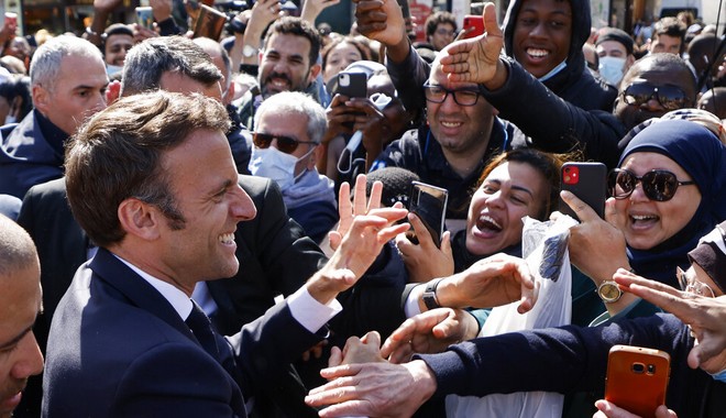 Γαλλία: Νικητής των εκλογών με 57% ο Μακρόν σύμφωνα με δημοσκόπηση