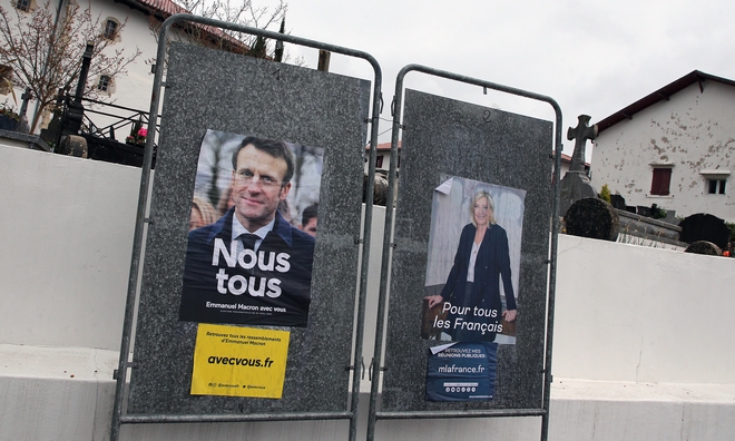 Εκλογές στη Γαλλία: Νέα δημοσκόπηση δείχνει νίκη Μακρόν με 56%