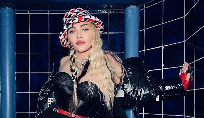 “Ξεπάγωσε” το Frozen και η Madonna λέει ένα “γεια” στην Ελλάδα