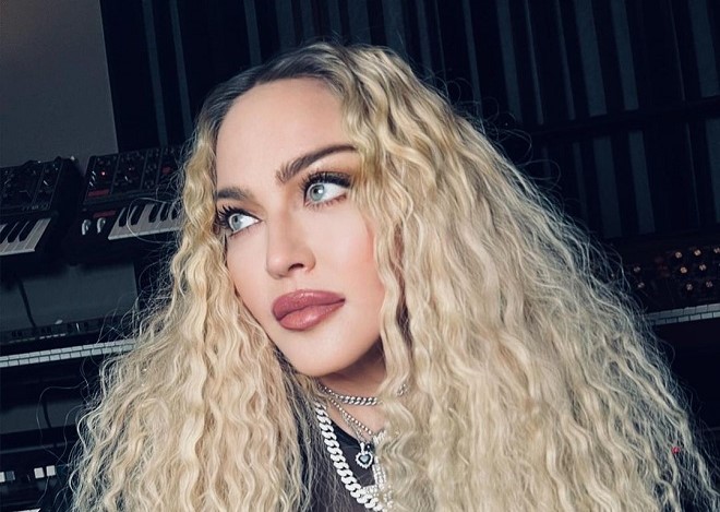 Madonna: Οι πόζες με τα πόδια ανοιχτά που δίχασαν ξανά τους θαυμαστές της