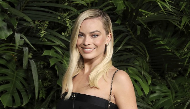 Margot Robbie: Η πρώτη της φωτογραφία ως κινηματογραφική Barbie