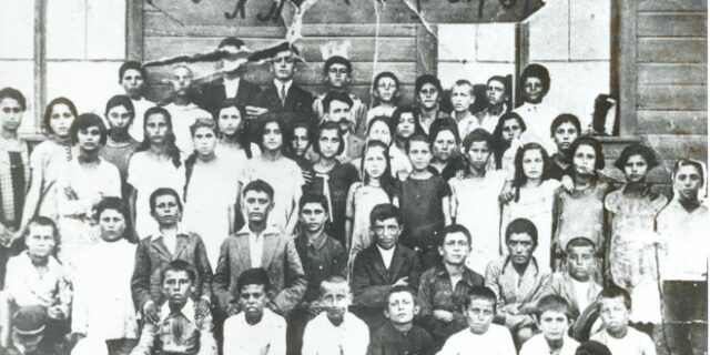 Μικρασιατική καταστροφή: Η αγωνία στη νέα πατρίδα – “Βάστα αυτά και μη ξυρίσετε τα μαλλιά”