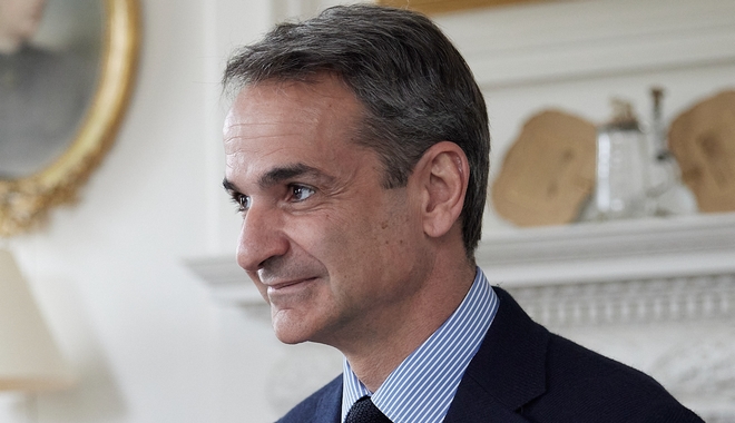 Όσο ΣΥΡΙΖΑ και ΠΑΣΟΚ τρώγονται μεταξύ τους, χαμογελάει ο Μητσοτάκης…