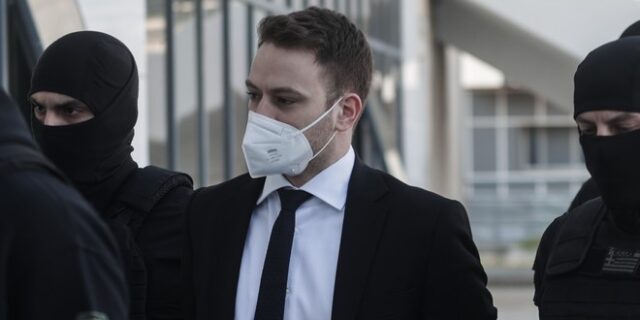 Δίκη Αναγνωστόπουλου: “Ο Μπάμπης πήρε 2.000 από τη μητέρα της Κάρολαϊν για το φέρετρο”, λέει φίλη της οικογένειας