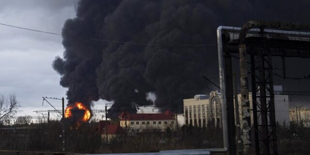 Ουκρανία: Πυραυλική επίθεση στο λιμάνι της Οδησσού – Χτυπήθηκε διυλιστήριο πετρελαίου