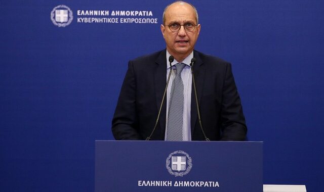 Οικονόμου: “Οι εργαζόμενοι κερδίζουν έναν μισθό το χρόνο”