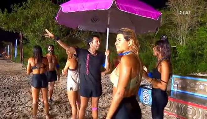 Survivor: Χαμός με τον Κ. Εμμανουήλ – “Μπούκαρε” στον αγώνα με ομπρέλα θαλάσσης