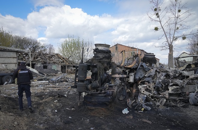 Ουκρανία: Ανελέητοι βομβαρδισμοί ανατολικά και νότια- Επιχείρηση διάσωσης από το Αζοφστάλ