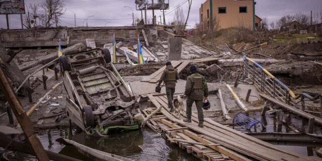 Ουκρανία: Εντείνει τις επιθέσεις της η Ρωσία – Σφίγγει ο κλοιός στο Αζοφστάλ
