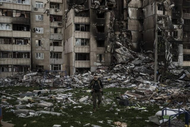 Ουκρανία: Συνεχίζονται οι μάχες – Η Μόσχα κατηγορεί το Κίεβο ότι βομβάρδισε ρωσικά χωριά