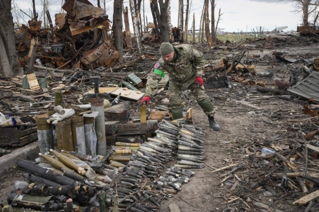 Ουκρανία: Συνεχίζεται το σφυροκόπημα των Ρώσων – “Διαφιλονικούμενη” η Μαριούπολη