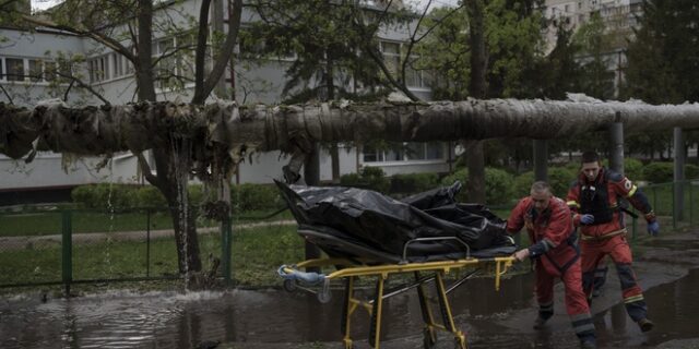 Ουκρανία: Πάνω από 1.100 πτώματα αμάχων στο Κίεβο από την αρχή του πολέμου – Απειλεί η Ρωσία