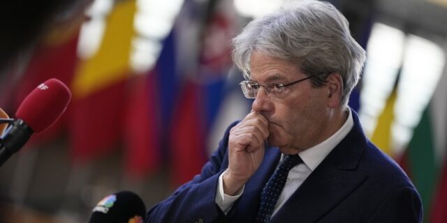 Τζεντιλόνι: “Είμαστε όλοι σοκαρισμένοι από τα εγκλήματα πολέμου στην Ουκρανία”