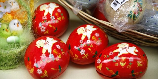 Πάσχα 2022: Τα ελληνικά έθιμα που αντέχουν στον χρόνο