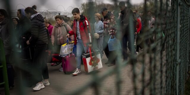 Ουκρανία: Περισσότεροι πρόσφυγες εγκαταλείπουν την Πολωνία και επιστρέφουν στην πατρίδα τους