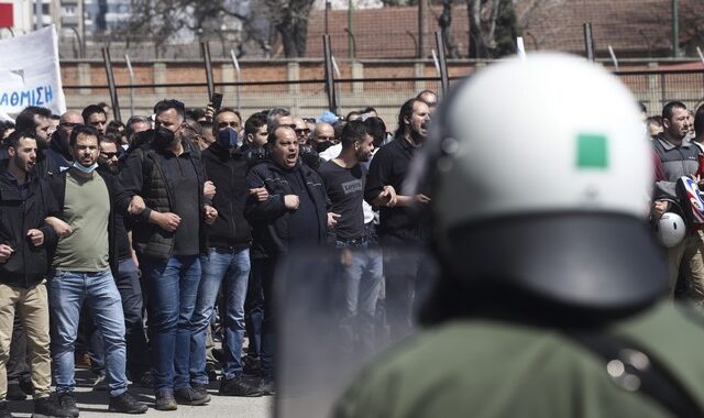 Θεσσαλονίκη: Προσαγωγές και ένας τραυματίας στην πορεία στο λιμάνι – Κινητοποίηση στη ΓΑΔΘ