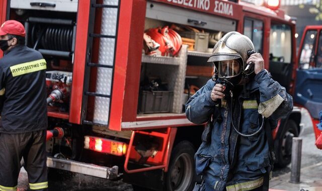 Θεσσαλονίκη: Στις φλόγες δύο οχήματα τα ξημερώματα στην Τριανδρία