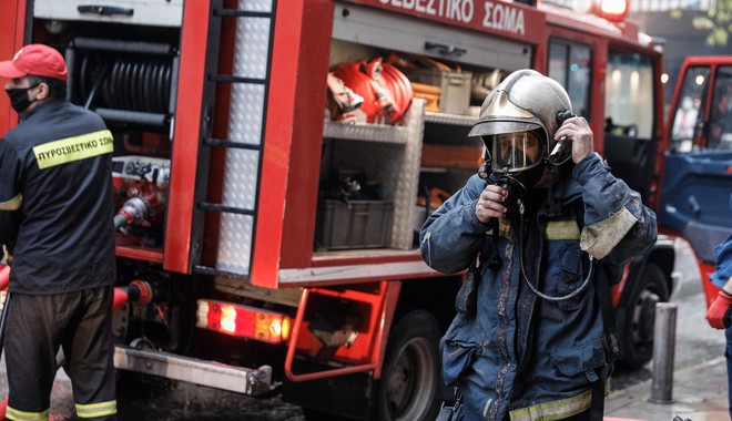Θεσσαλονίκη: Στις φλόγες δύο οχήματα τα ξημερώματα στην Τριανδρία