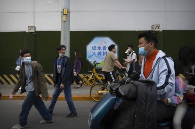 Χαλαρώνει το lockdown στη Σαγκάη, ενώ κάτι “δεν πάει καλά” στην Κίνα