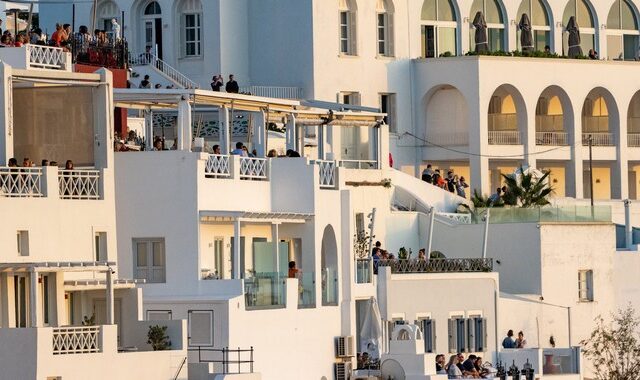 Χαμηλές πληρότητες και τιμές για τα ελληνικά ξενοδοχεία τον Μάρτιο