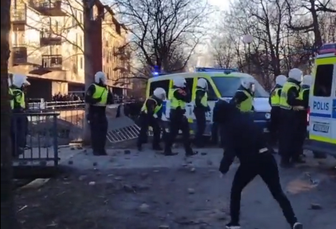 Σουηδία: Τραυματίες από αστυνομικά πυρά σε διαμαρτυρίες για συγκέντρωση ακροδεξιάς οργάνωσης