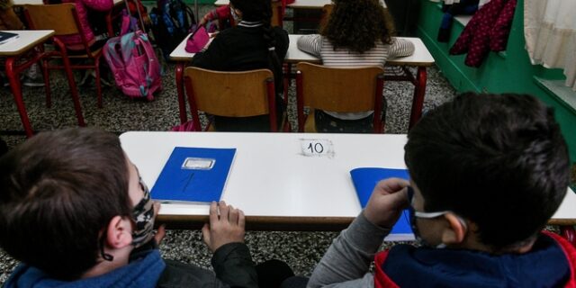 Κορονοϊός – σχολεία: Τέλος στα self test μετά το Πάσχα – Με μάσκα η επιστροφή των μαθητών