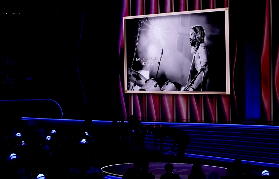 Grammy: Τρία βραβεία για τους Foo Fighters – Η συγκίνηση για τον Taylor Hawkins και το μπλουζάκι της Billie Eilish