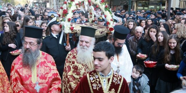 Πάσχα 2022 – Θεσσαλονίκη: Ποιοι δρόμοι κλείνουν λόγω περιφοράς Επιταφίων