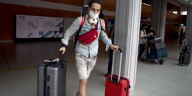 Ο πόλεμος συνεχίζει να πληγώνει τον τουρισμό – Ανεπιθύμητοι οι Ρώσοι τουρίστες;