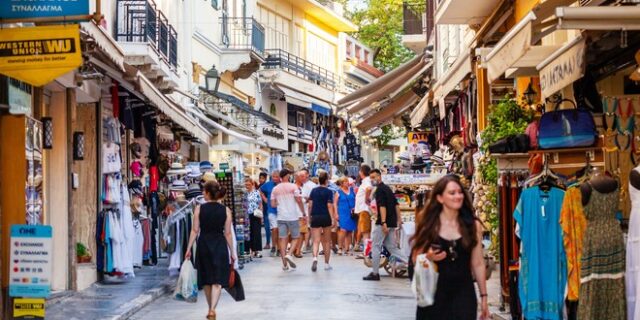 Κίνδυνος να χαθούν εκατομμύρια τουρίστες για την Ελλάδα – Άγνωστη η πορεία του οδικού τουρισμού