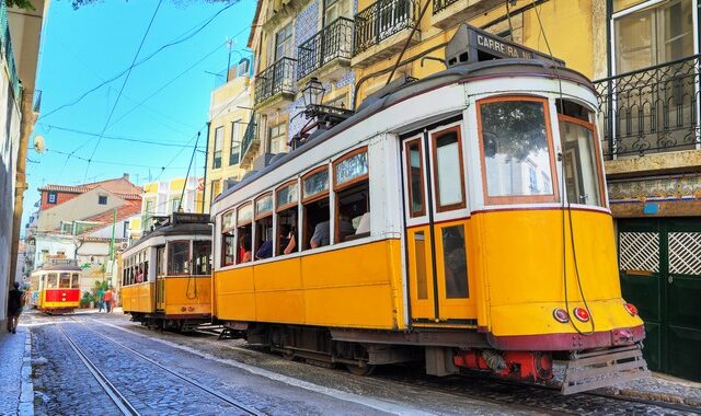 Πορτογαλία: Δωρεάν μετακινήσεις στα δημόσια μέσα της Λισαβόνας για νέους και ηλικιωμένους