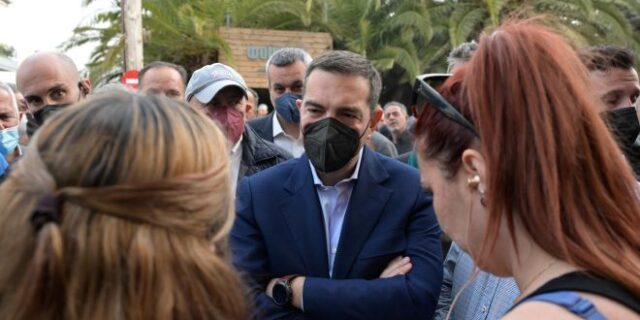 Γιατί ο Τσίπρας έστειλε μήνυμα “προοδευτικής ενότητας” στον Ανδρουλάκη από την Κρήτη