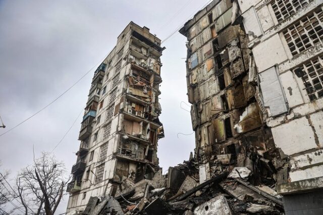 Πόλεμος στην Ουκρανία: Σε ισχύ το ρωσικό τελεσίγραφο – Βομβαρδίζεται εκ νέου η Μαριούπολη
