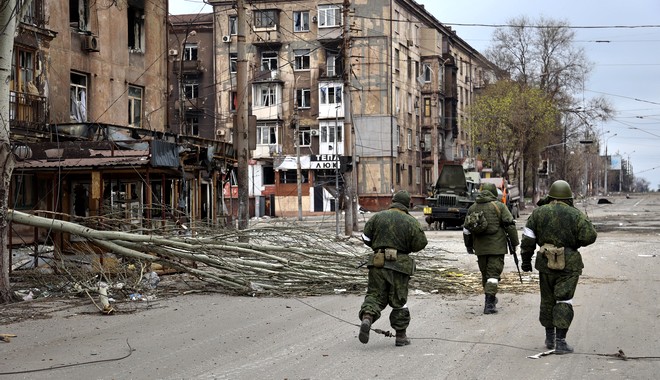 Ουκρανία: “Δεν έχει πέσει η Μαριούπολη” – Ανελέητο σφυροκόπημα από τους Ρώσους