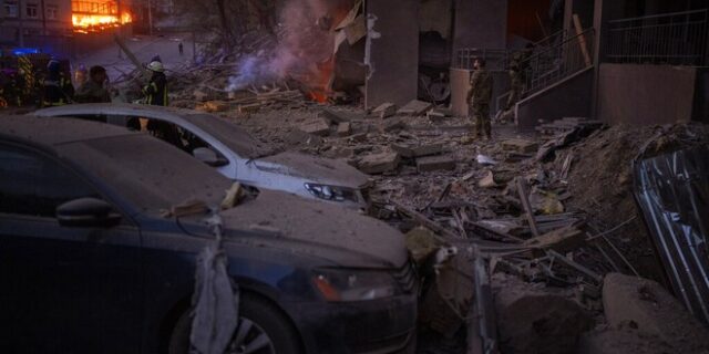 Ουκρανία: Βομβαρδισμοί σε Οδησσό και Μικολάιφ – Η Ρωσία απέρριψε τις διαπραγματεύσεις για την Αζοφστάλ