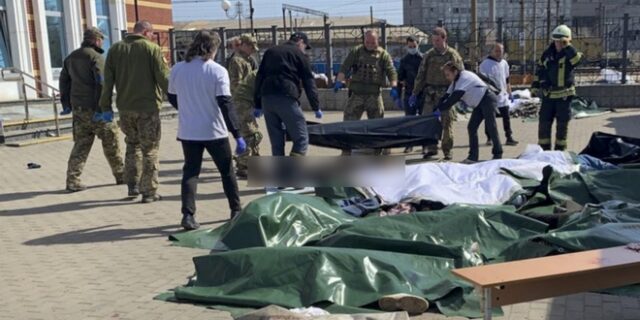 Ουκρανία: Ρώσοι χτύπησαν σιδηροδρομικό σταθμό στο Ντονμπάς – Δεκάδες νεκροί, πάνω από 100 τραυματίες